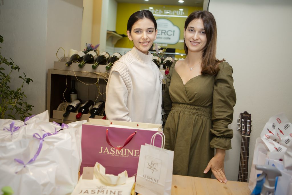 Դու ամենագեղեցիկն ես