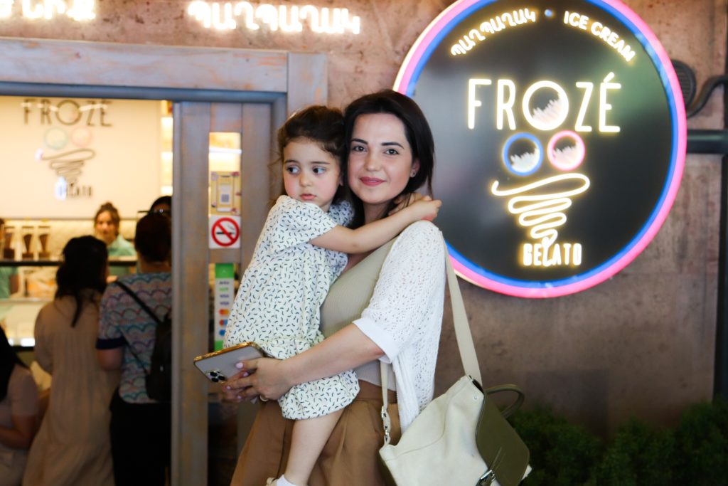 Ֆրոզե Ժելատո -ի հունիս մեկյան իվենթ