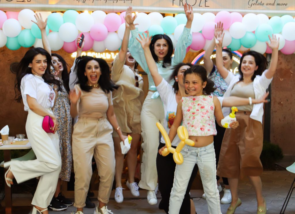 Ֆրոզե Ժելատո -ի հունիս մեկյան իվենթ