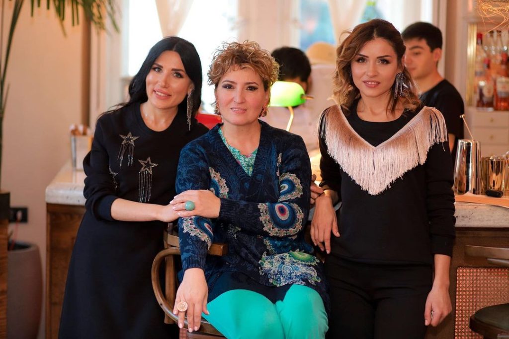 «All for Women» խորագրով թվով երկրորդ բրանչը