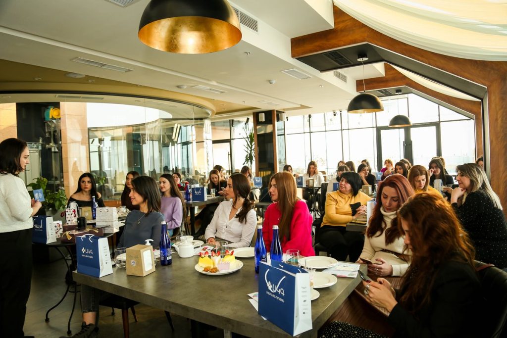 «Դու արժանի ես երջանիկ կին լինել» խորագրով սեմինար բրանչ