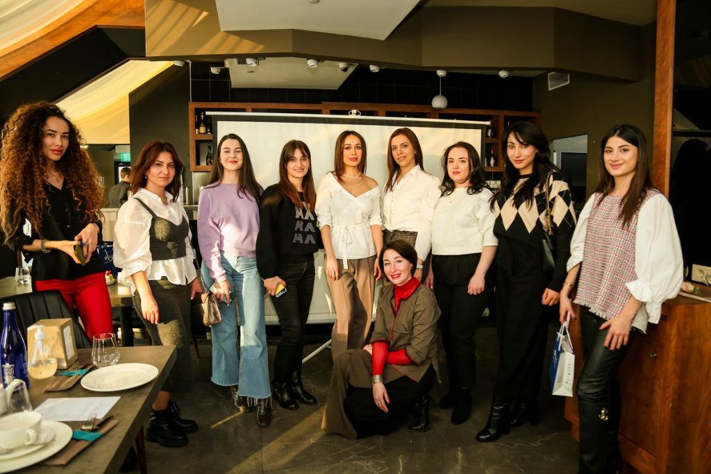 «Դու արժանի ես երջանիկ կին լինել» խորագրով սեմինար բրանչ