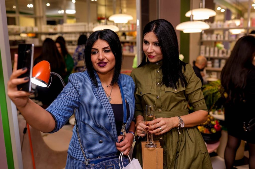 Cosmica գեղեցկության սրահի բացման արարողությունը