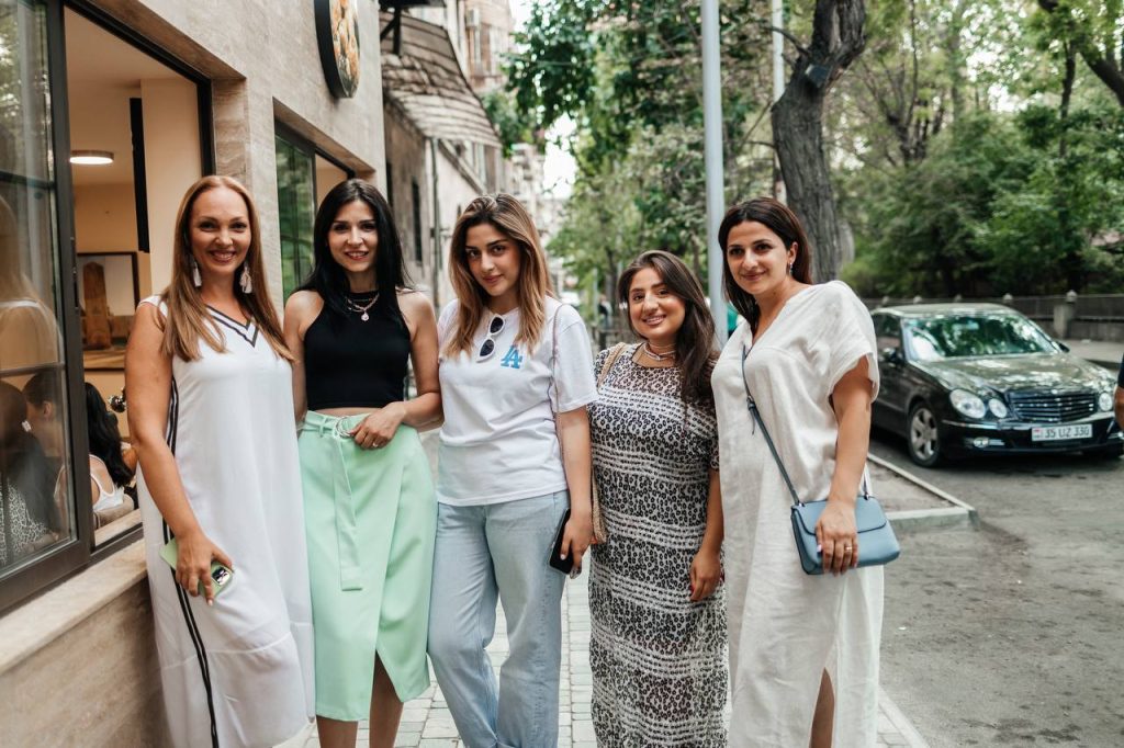 Հուլիսի 31-ին«Աինճար»արեւելյան քաղցրավենիքի խանութ -սրահի բացման արարողությունը