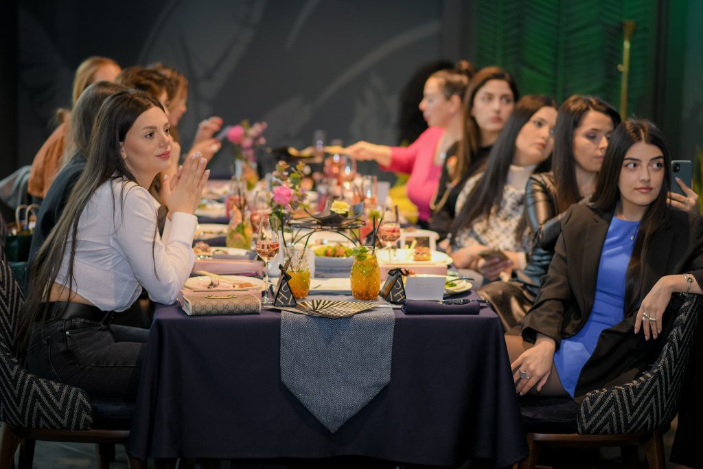 Event about your health and care  խորագրով միջոցառումը կազմակերպված Park Bridge ռեստորանում