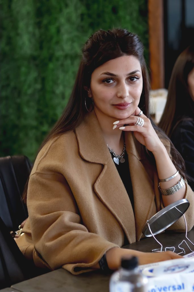 Դեմքի ֆիթնես Աննա Զուվեայի հետ միասին