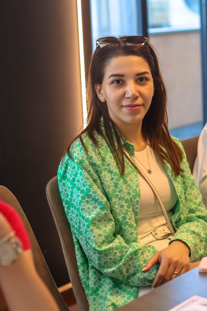 Դեմքի ֆիթնես Աննա Զուվեայի հետ միասին