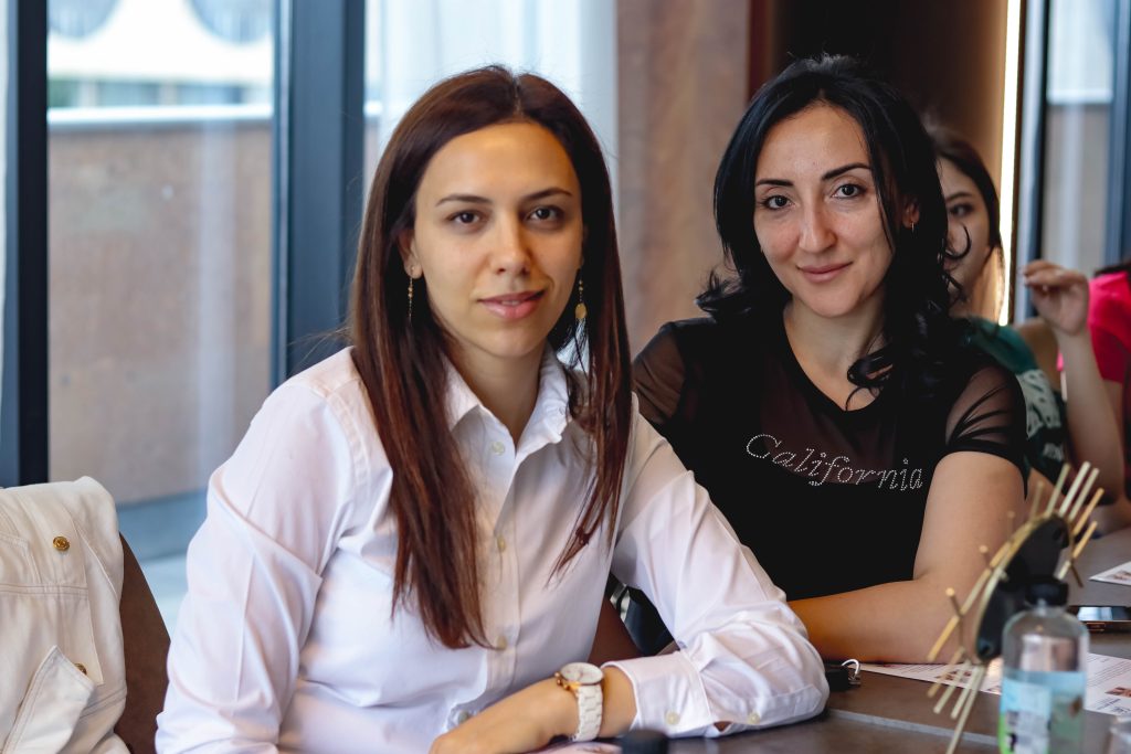 Դեմքի ֆիթնես Աննա Զուվեայի հետ միասին