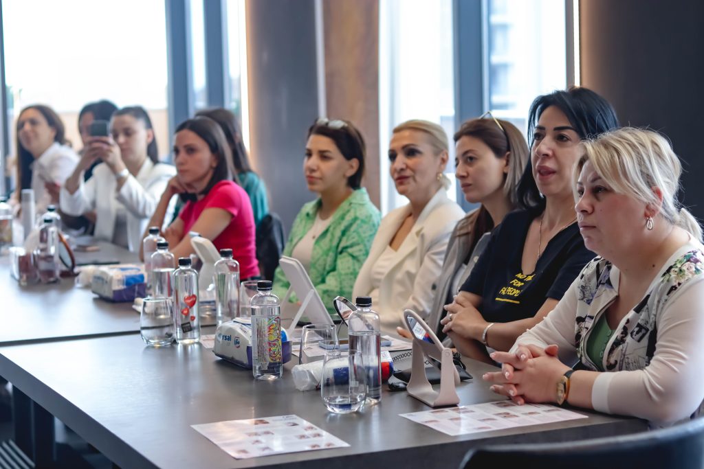 Դեմքի ֆիթնես Աննա Զուվեայի հետ միասին