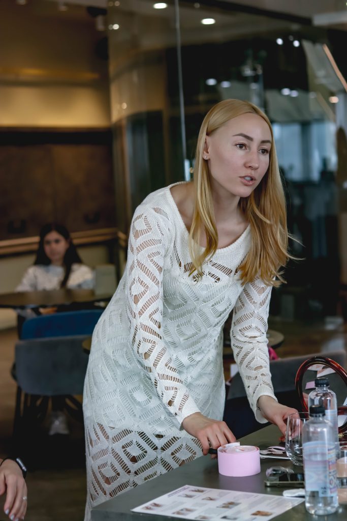 Դեմքի ֆիթնես Աննա Զուվեայի հետ միասին