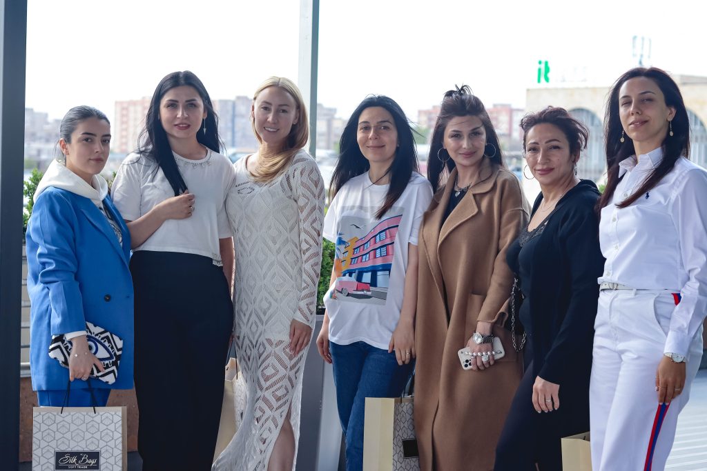 Դեմքի ֆիթնես Աննա Զուվեայի հետ միասին