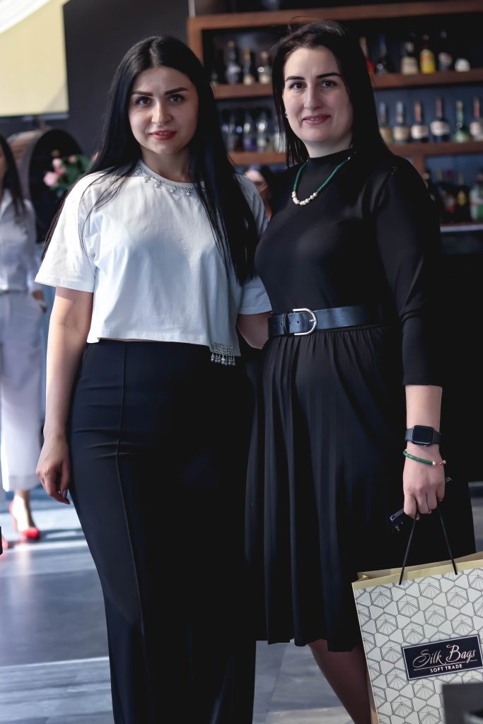 Դեմքի ֆիթնես Աննա Զուվեայի հետ միասին