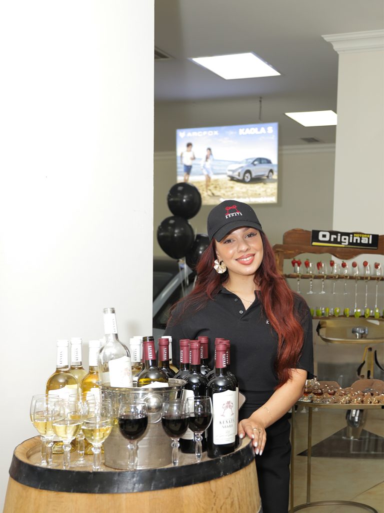 Original motors էլեկտրական մեքենաների խանութ սրահի բացման արարողությունը