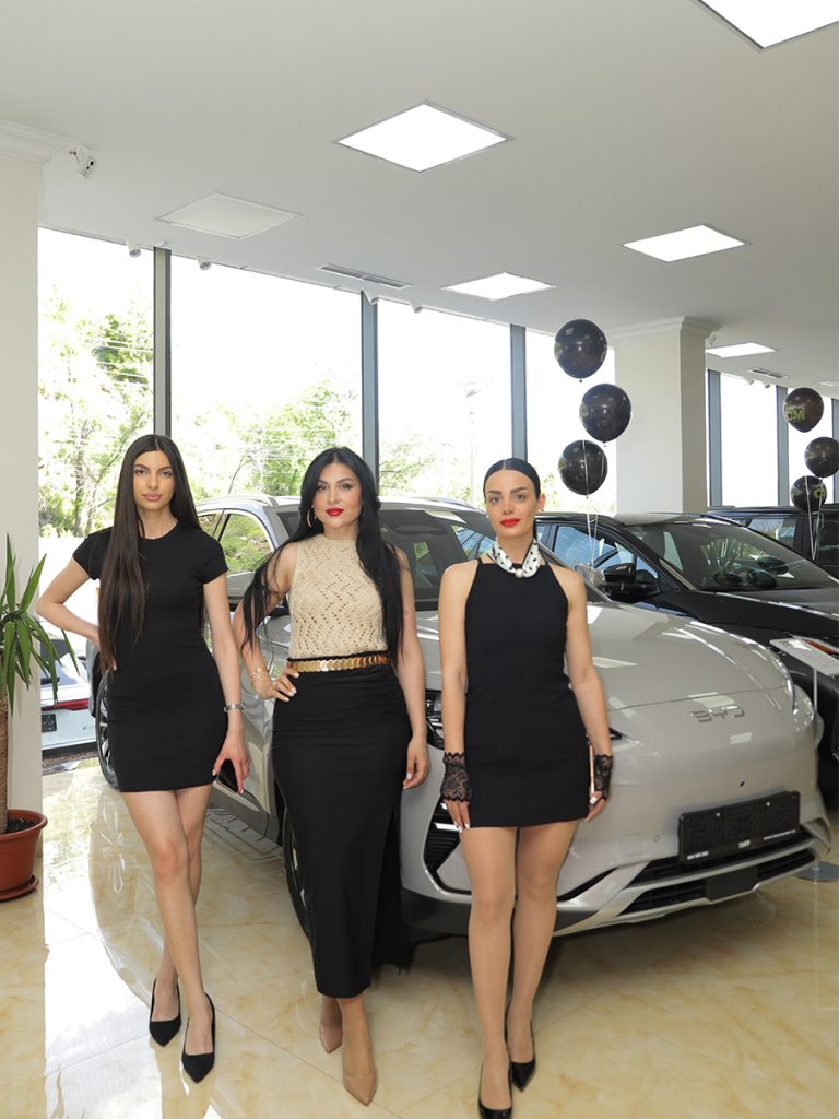 Original motors էլեկտրական մեքենաների խանութ սրահի բացման արարողությունը