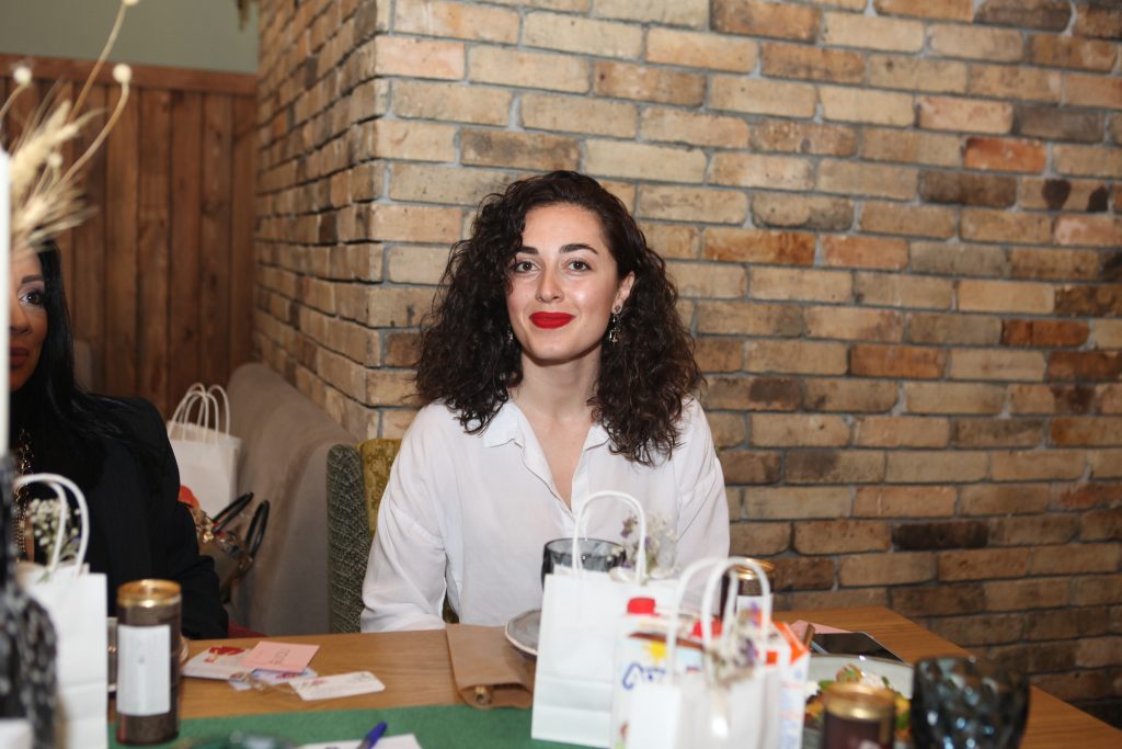 Հյուրեր