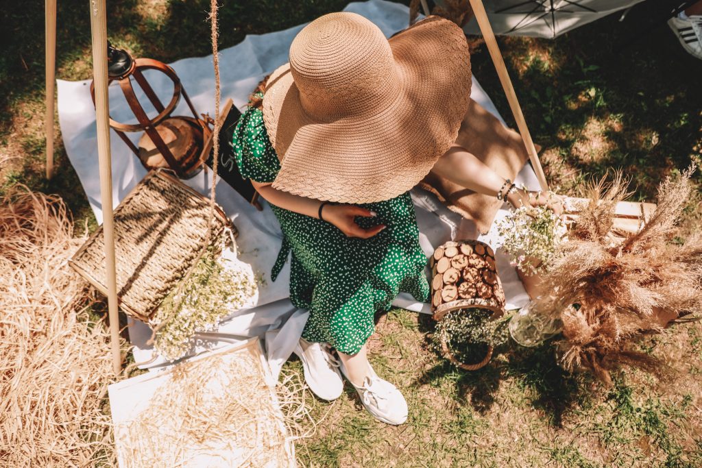 «Picnic with girls»