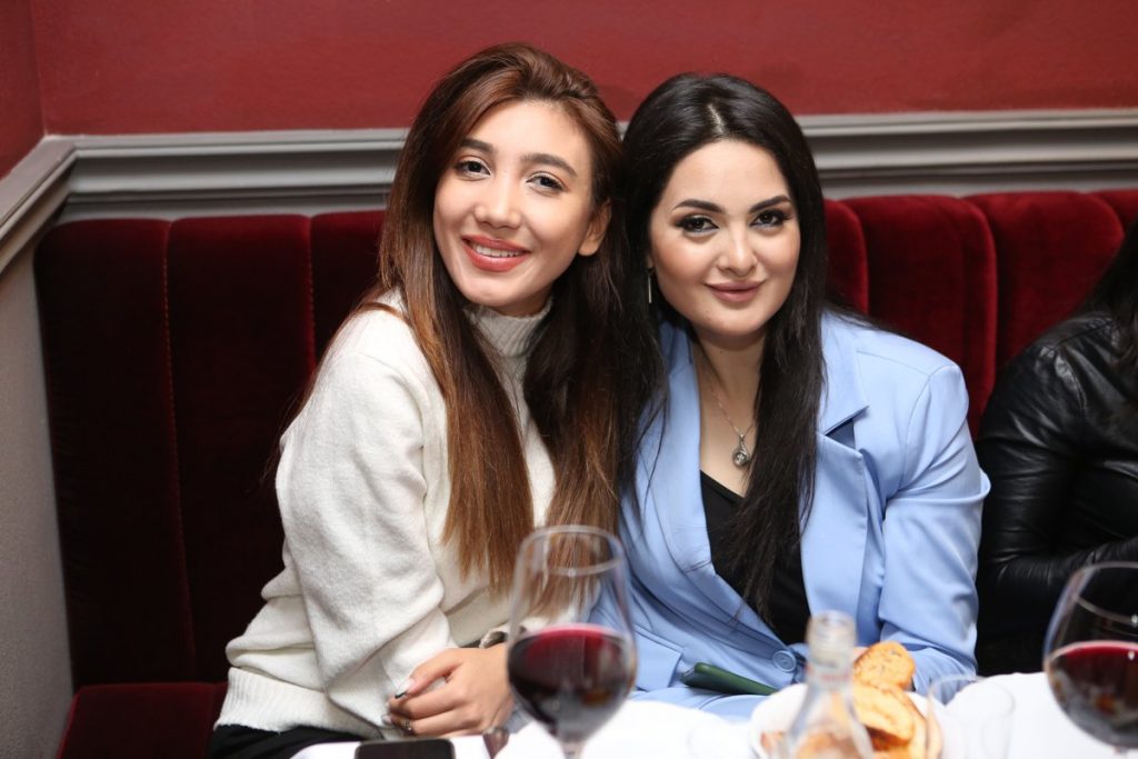Հյուրեր